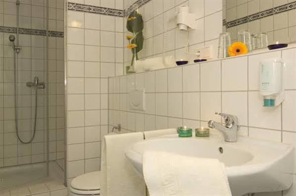 Hotel Nibelungen Hof Ксантен Екстериор снимка